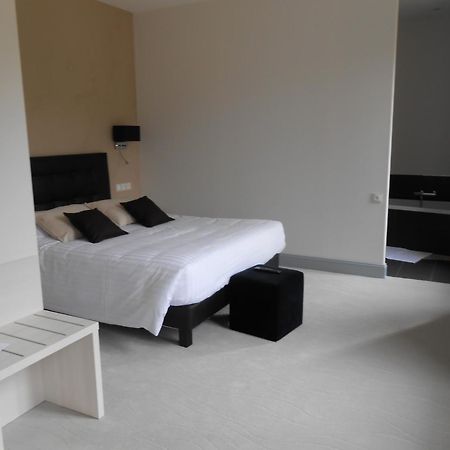 Logis- Hotel Spa Restaurant L'Epicurial Saint-Pey-de-Castets Room photo